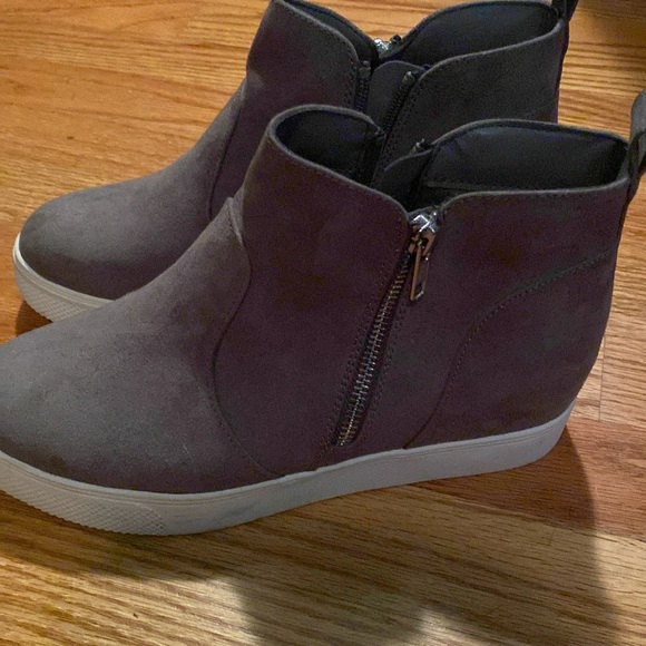 Francesca’s shoes - Picture 2 of 5